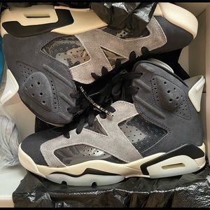 NWT Air Jordan Retro 6 (Women’s Size 8)
